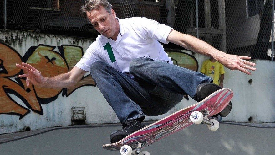 Lenda do skate Tony Hawk vai ajudar a consertar novo desenho de ...