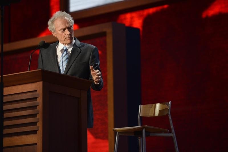 Clint Eastwood se mofa de Barack Obama - Lo bueno, lo malo y lo feo de los EU