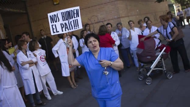 Medicos españoles rebeldes atienden a ilegales