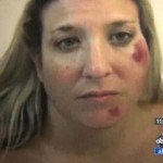 Fotos: Policías golpean brutalmente a una mujer Fotos: Policías golpean brutalmente a una mujer