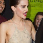 Emma Watson muestra de más con sugerente vestido - Fotos Emma Watson muestra de más con sugerente vestido - Fotos