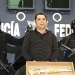 Fotos y video: Cae el líder de 'La Resistencia' y se mofa de los policías Fotos y video: Cae el líder de 'La Resistencia' y se mofa de los policías