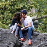 El beso que confirma la relación de famosa pareja - Fotos El beso que confirma la relación de famosa pareja - Fotos