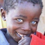 Foto: el misterio del niño con ojos color Zafiro Foto: el misterio del niño con ojos color Zafiro