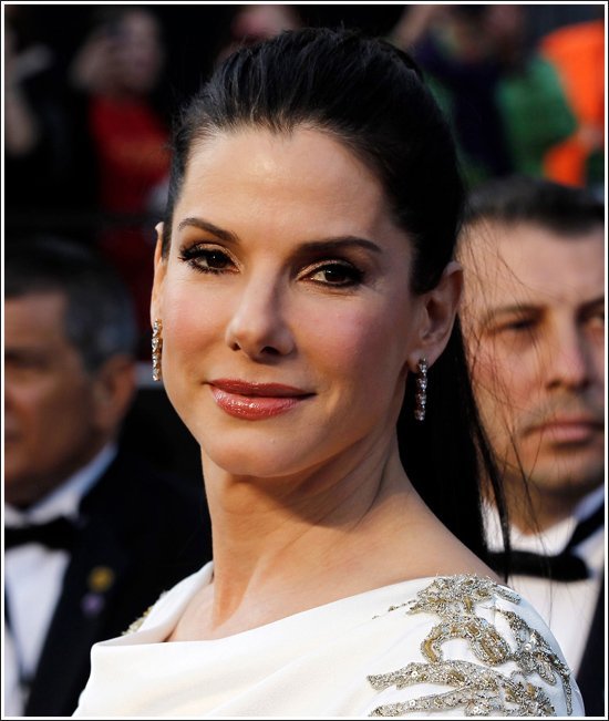 Sandra Bullock aparece al natural en TV - Video