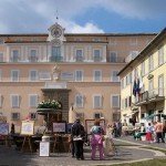 Fotos de la casa donde vivirá Benedicto XVI tras su renuncia Fotos de la casa donde vivirá Benedicto XVI tras su renuncia
