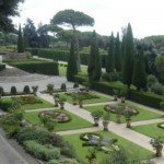Fotos de la casa donde vivirá Benedicto XVI tras su renuncia Fotos de la casa donde vivirá Benedicto XVI tras su renuncia
