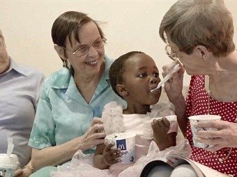 Polémica publicidad de McDonald’s con niños huérfanos