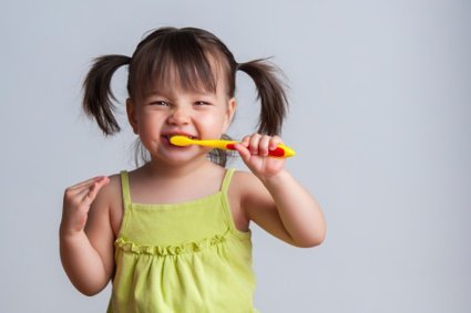 Qué tipo de pasta dental es tóxica para los niños