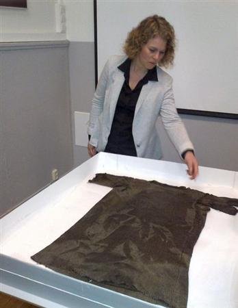 Hallan túnica previkinga tras el deshielo de un glaciar