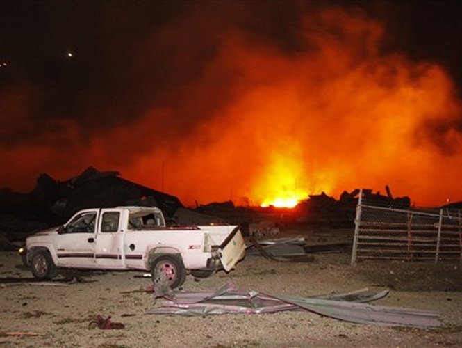 Explosión en Texas: estiman más de 50 muertos - Video