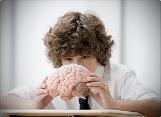 ¿Por qué cambian de humor los adolescentes? ¿Por qué cambian de humor los adolescentes?