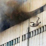 Dos personas mueren al tirarse al vacío durante un incendio - Fotos