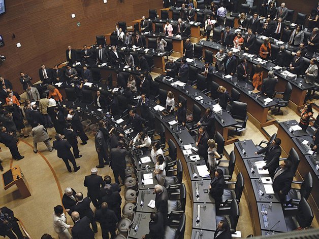 ¿Quiénes gastan más los senadores o los diputados?