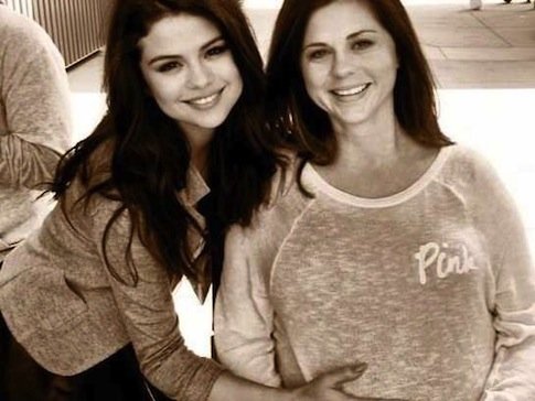 Ya nació la hermana de Selena Gómez
