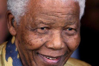 Nelson Mandela está en estado vegetativo