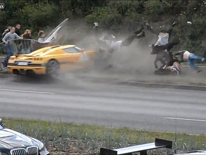 Video: Tragedia en exhibición de autos deportivos