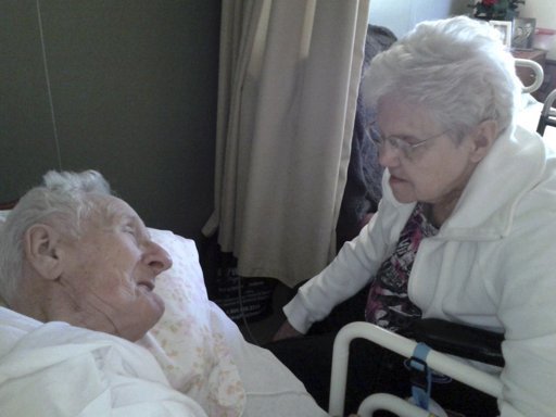 Pareja de ancianos muere el mismo día
