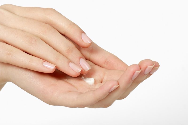 Tips para evitar que tus manos se vean deshidratadas