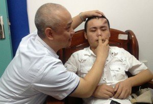 Fotos: Hombre tiene la nariz en la frente Fotos: Hombre tiene la nariz en la frente