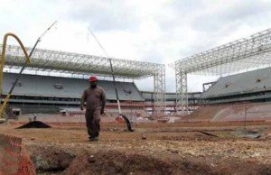 Brasil: Huelga de trabajadores del estadio mundialista