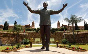 Inauguran la estatua de Mandela más grande del mundo