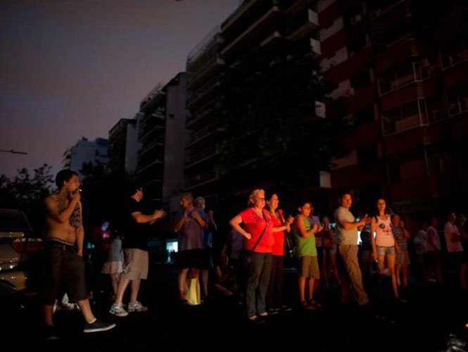 Argentina: Siguen sin luz 800 mil argentinos en histórica ola de calor