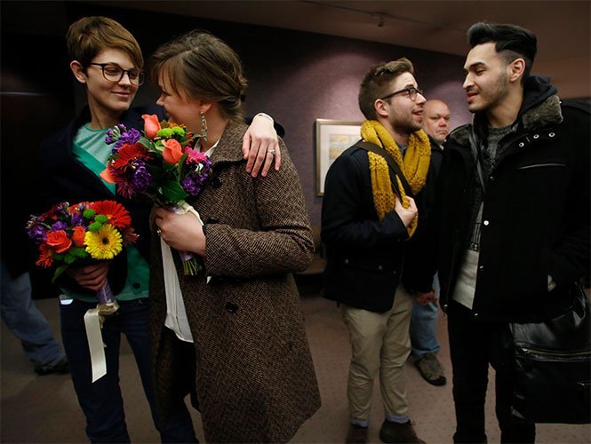 Ordenan suspender los matrimonios gays en Utah