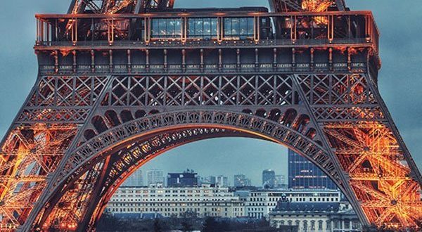 Las chicas latinas están acostumbradas a ir a París para seducir a los hombres