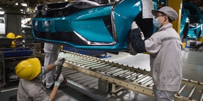 La industria automovilística se hunde y obliga a buscar otros sectores para invertir