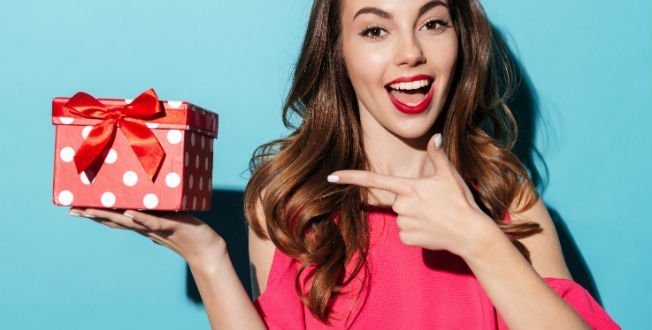 Conoce qué regalar de aniversario a una mujer